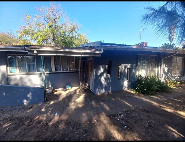 4 BEDROOM HOUSE FOR SALE IN SASOLBURG CENTRAL